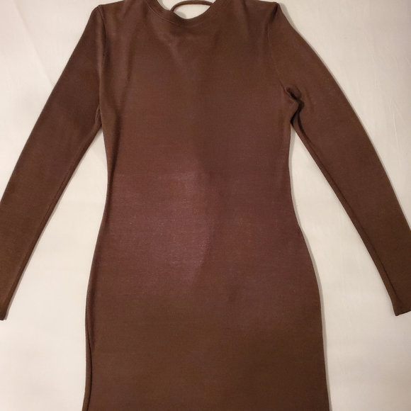 Selling Beautiful Long Sleeved Dark Green Top from Forever 21 - Picture 6 of 10